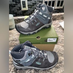 Keen hiking shoes